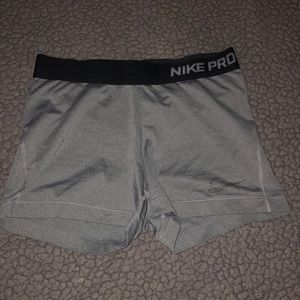 Nike Pros Size M